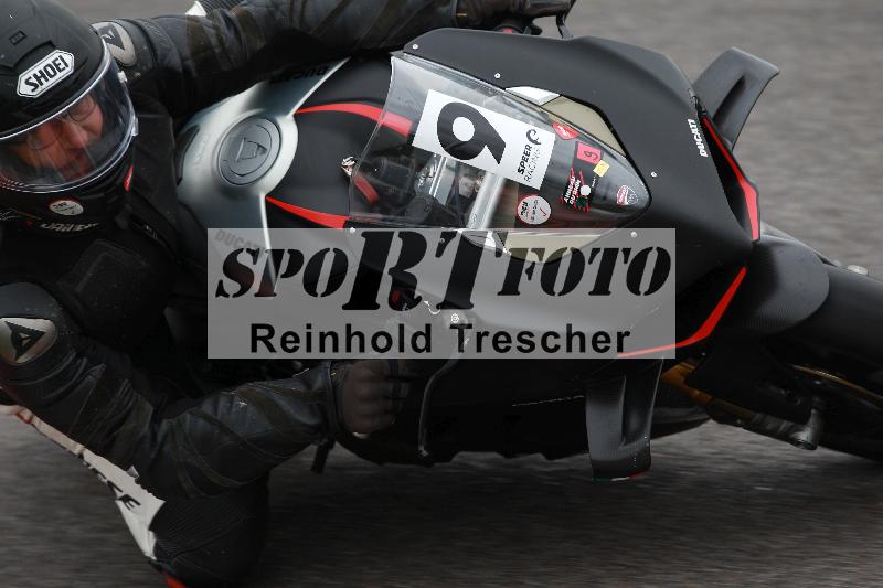 /Archiv-2022/68 13.10.2022 Speer Racing ADR/Freies Fahren rot und gelb/9